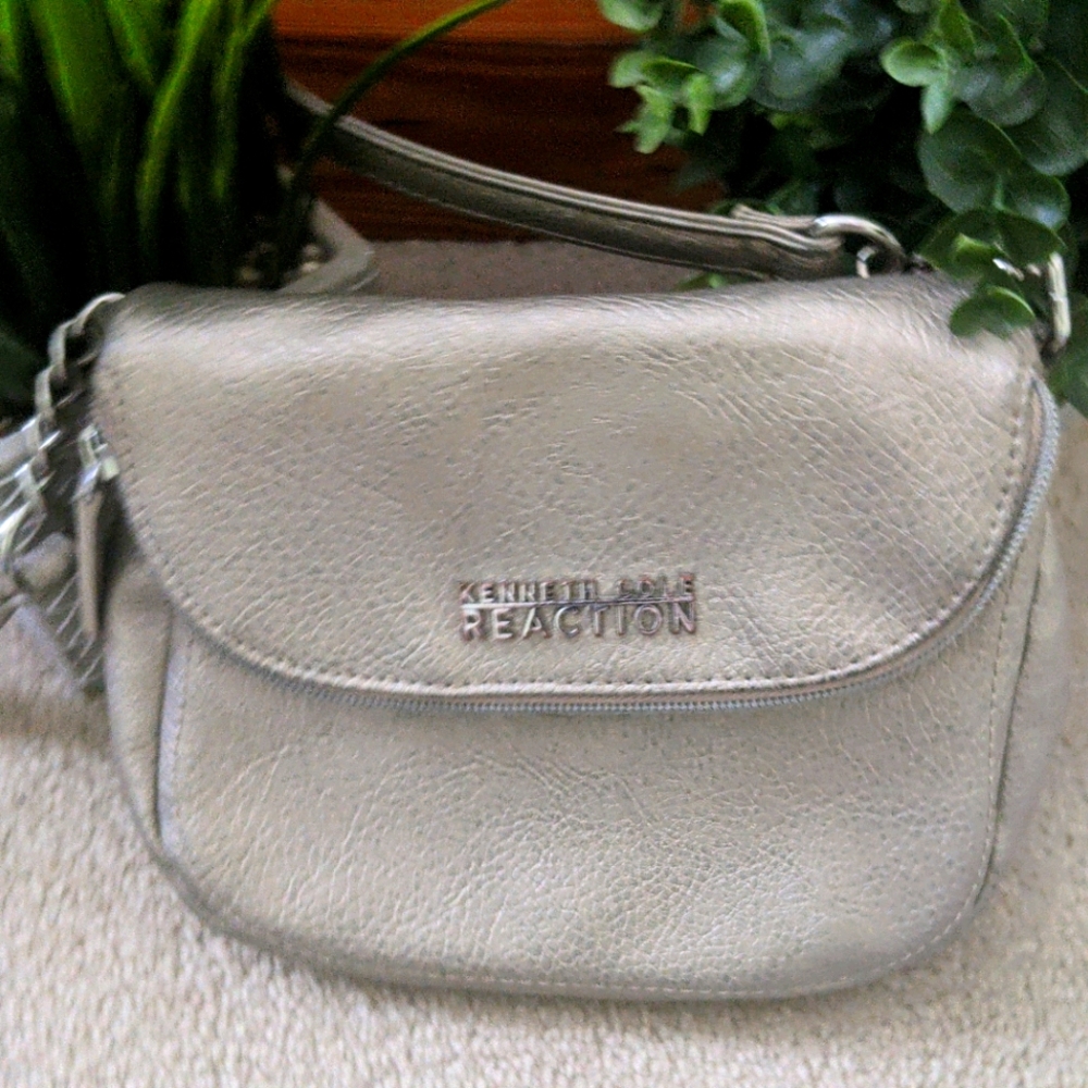 Kenneth Cole Cross Body Bag.